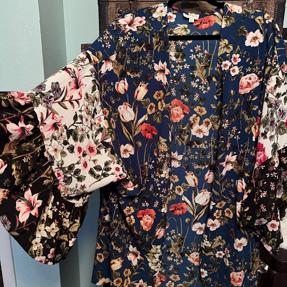 Women’s Floral Kimono